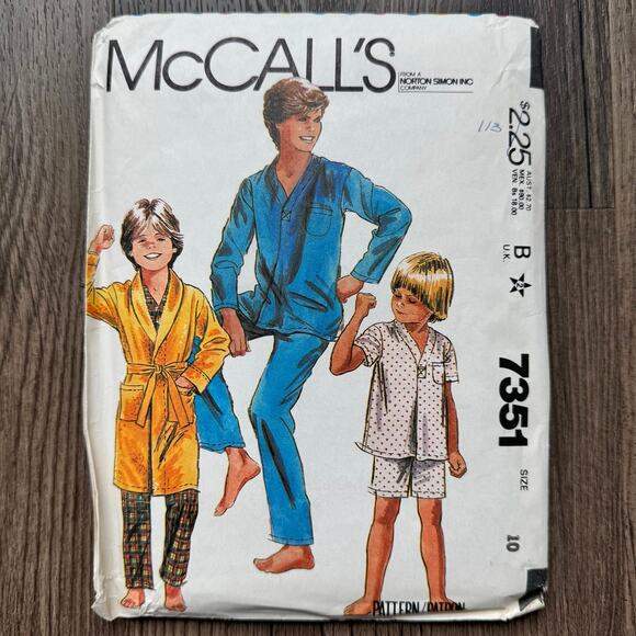 UNCUT Vintage 1980s McCalls 7351 Sewing Pattern Boys Size Lg Robe PJ Pajama Set - Picture 1 of 2